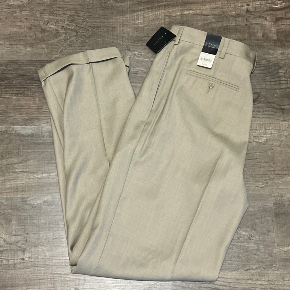 NWT J. Ferrar  Men's Light Beige Flat Front Dress Slacks